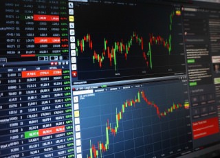 With technical analysis software, the name of the game is predicting future market price activity by examining past price activity such as employed by Trade Selector Signal.